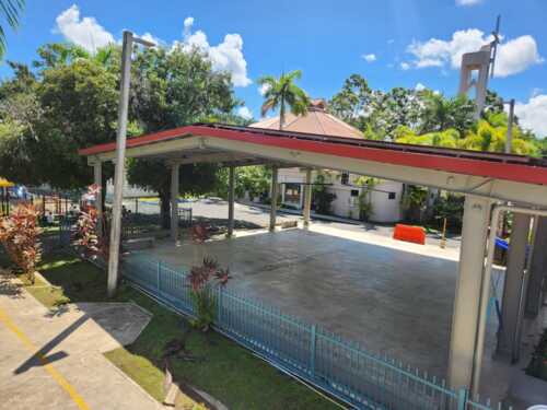 • Cuidado Diurno/Centros
• Nurseries (Guarderías)
• Escuelas - Privadas
• Colegios/Academias