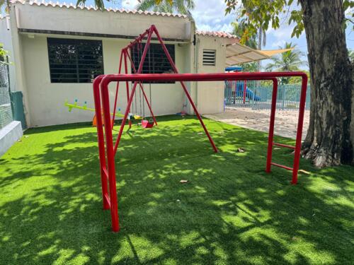 • Cuidado Diurno/Centros
• Nurseries (Guarderías)
• Escuelas - Privadas
• Colegios/Academias