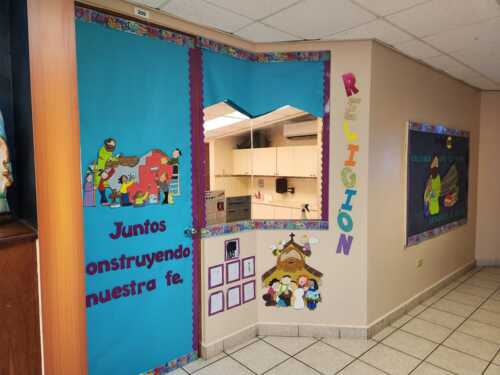 • Cuidado Diurno/Centros
• Nurseries (Guarderías)
• Escuelas - Privadas
• Colegios/Academias