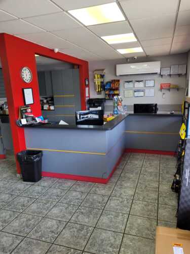                                                                                             Aurofa Tire Center
• Gomas para todo Vehículo	
• Reparación, Balanceo y Rotación de Gomas
• Baterías
• Alineamiento Computarizado
• Tren Delantero
• Frenos ( ABS)
• Cambio Aceite y Filtro
• Shock Absorbers
• Alternadores, Starters, Radiadores
• Taller de mecánica
                                                                                    