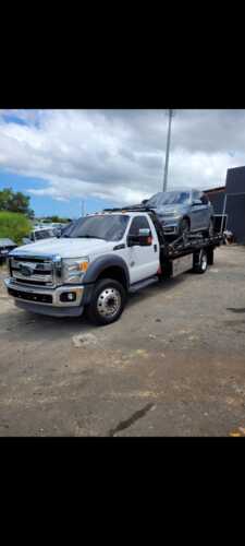                                                                                             Derick Towing
• Extracción de vehículos 
• Recarga de baterías 
• Cerrajería 
• Asistencia en las carreteras 
• Transporte de materiales y equipo pesado
                                                                                    