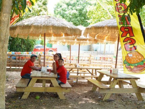                                                                                             • Música
• Zipline
• Laberinto
• Fourth Track
• Disfrute del playground
• Pasear algunos animales
• Interacción con los animales
• Paseos en carreta y en tren
• Espacios para fotografías familiares
• Mesas de arena y de juegos sensoriales
• Paseo en bicicletas de pedales de 4 ruedas
                                                                                    