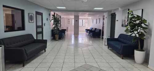 Servicios Funerales
Los paquetes funerales básicos incluyen:
• Servicios básicos del director y personal
• Embalsamamiento
• Permiso de enterramiento
• Uso de facilidades o uso de equipo y
personal para servicio en la residencia
• Recogido del cuerpo o traslado a la funeraria
• Carroza fúnebre
• Libro de registro de firmas
• Recordatorios
• Emblema religioso
• Ataúd
También le brindamos o ayudamos con los siguientes servicios:
• Servicio religioso
• Servicio de esquelas en los principales
periódicos del país
• Servicio de limosina
• Tarjetas de expresiones de gratitud
• Carro floral
• Guagua de sonido
• Servicio de floristería
• Exhumación y traslado
• Traslados hacia otros destinos
fuera de Puerto Rico
• Servicios provenientes de otros países
• Funerales directos
• Embalsamamiento
Contamos con nuestra propia sala de embalsamamiento, y con uno de los embalsamadores y profesor de ciencias mortuorias más experimentado en el campo, el Sr. Orlando Rodriguez Lic. 328, quien cuenta con más de 20 años de experiencia en la profesión, especialmente en maquillaje y arte restaurativo.
• Facilidades
Contamos con cuatro capillas, un área cómoda de recibidor, cafetería, cuarto de exhibición de ataúdes, oficina, sala de embalsamamiento y estacionamiento. Nuestras facilidades fueron remodeladas recientemente para su comodidad y conveniencia.
• Cafetería
Tenemos a su disponibilidad un área de cafetería, en donde puede sentarse y disfrutar de comidas ligeras, como sándwiches, frituras, mantecados, snacks y refrigerios, entre otros.
• Cuarto de exhibición de ataúdes
Contamos con una gran variedad de ataúdes, de diferentes diseños, colores y tamaños, y lo más importante con precios bien razonables.
• Cremación
Brindamos servicios de cremación y velatorio, cremación y servicio religioso y cremación directa. También tenemos disponibles urnas para la venta.