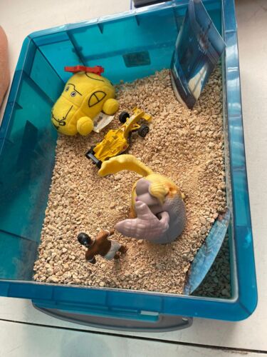                                                                                             • Intervención Terapeútica usando el modelo centralizado en el corazón
• Psicoterapia individual y grupal
• Sanación de la pequeña criatura
• Hipnoterapia centralizada en el corazón (Trance Terapeútico)
• Transformación de los procesos de pérdida y aflicción
• Encuentro de Almas: Un proceso grupal basado en la dimensión espiritual del ser humano
• Integración de la Espiritualidad en la Psicología
• Contenedores de Sanación: Trabajo terapéutico con La Casita y La Caja de Arena
                                                                                    