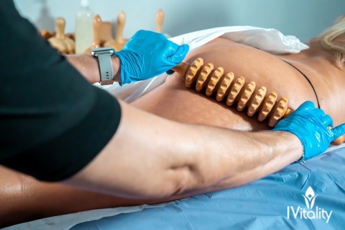 • Vitaminas y minerales Intravenosas e Inyectables
• Control de peso con Mounjaro y Semaglutide
• Depilación láser con el equipo Candela GentleMax Pro
• Aplicación de Toxina Botulínica (Botox)
• Mesoterapia y Maderoterapia
• Certificado de Salud