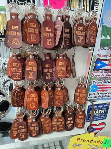                                                                                             • Joyería
• Oro (compra y venta)
• Stainless Steel (venta)
• Fantasía
• Relojes (baterías y pasadores)
• Accesorios
• Gafas
• Perfumes
• Variedad de Souvenirs de PR
                                                                                    
