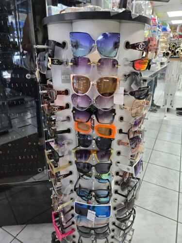                                                                                             • Joyería
• Oro (compra y venta)
• Stainless Steel (venta)
• Fantasía
• Relojes (baterías y pasadores)
• Accesorios
• Gafas
• Perfumes
• Variedad de Souvenirs de PR
                                                                                    