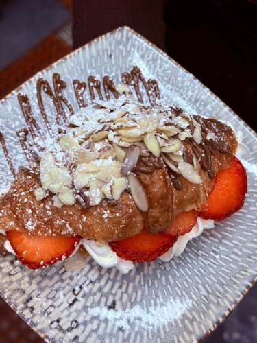                                                                                             • Restaurante de Brunch
• Desayunos
• Café 
• Croissants
• Pancakes
• Waffles
• Sándwiches 
• Bebidas
• Batidas
                                                                                    