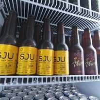 • Pet Friendly
• Beer Garden
• Appetizers
• Live Music
• Karaoke