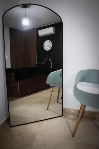                                                                                             Tratamientos Estéticos Faciales:
•  Acné
•  Manchas
•  Reafirmantes
•  Microdermabrasion
•  Microneedling
•  Dermaplaning
•  Lifting facial sin cirugía
•  Tratamientos Corporales:
•  Reductivos
•  Radiofrecuencia
•  Cavitación
•  Endermoterapia
•  Lipolaser
•  Drenaje linfático
•  Tratamientos postquirúrgicos
•  Body contour
•  Madero terapia
•  Ondas Rusas
•  Hifu
•  Depilación permanente
•  Extensiones de pestañas
•  Microblading
•  Rizado de pestañas
•  Tratamientos Médico estético:
•  Bótox
•  Fillers
•  PRP para caída de cabello
•  PRP facial
•  Aqua gold
•  Kybella (eliminación de papada)
•  Skinpen
•  Sauna
•  Jacuzzi
•  Gimnasio
•  Regadera Vichy
                                                                                    