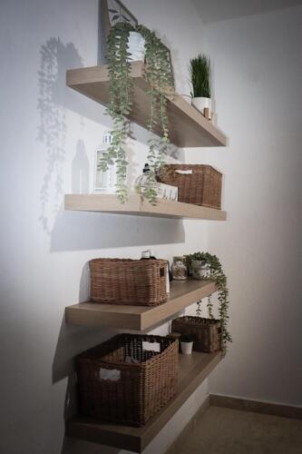                                                                                             Tratamientos Estéticos Faciales:
•  Acné
•  Manchas
•  Reafirmantes
•  Microdermabrasion
•  Microneedling
•  Dermaplaning
•  Lifting facial sin cirugía
•  Tratamientos Corporales:
•  Reductivos
•  Radiofrecuencia
•  Cavitación
•  Endermoterapia
•  Lipolaser
•  Drenaje linfático
•  Tratamientos postquirúrgicos
•  Body contour
•  Madero terapia
•  Ondas Rusas
•  Hifu
•  Depilación permanente
•  Extensiones de pestañas
•  Microblading
•  Rizado de pestañas
•  Tratamientos Médico estético:
•  Bótox
•  Fillers
•  PRP para caída de cabello
•  PRP facial
•  Aqua gold
•  Kybella (eliminación de papada)
•  Skinpen
•  Sauna
•  Jacuzzi
•  Gimnasio
•  Regadera Vichy
                                                                                    