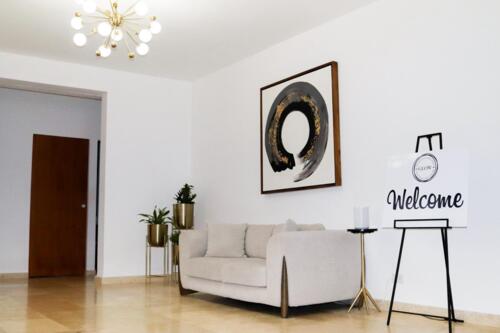                                                                                             Tratamientos Estéticos Faciales:
•  Acné
•  Manchas
•  Reafirmantes
•  Microdermabrasion
•  Microneedling
•  Dermaplaning
•  Lifting facial sin cirugía
•  Tratamientos Corporales:
•  Reductivos
•  Radiofrecuencia
•  Cavitación
•  Endermoterapia
•  Lipolaser
•  Drenaje linfático
•  Tratamientos postquirúrgicos
•  Body contour
•  Madero terapia
•  Ondas Rusas
•  Hifu
•  Depilación permanente
•  Extensiones de pestañas
•  Microblading
•  Rizado de pestañas
•  Tratamientos Médico estético:
•  Bótox
•  Fillers
•  PRP para caída de cabello
•  PRP facial
•  Aqua gold
•  Kybella (eliminación de papada)
•  Skinpen
•  Sauna
•  Jacuzzi
•  Gimnasio
•  Regadera Vichy
                                                                                    