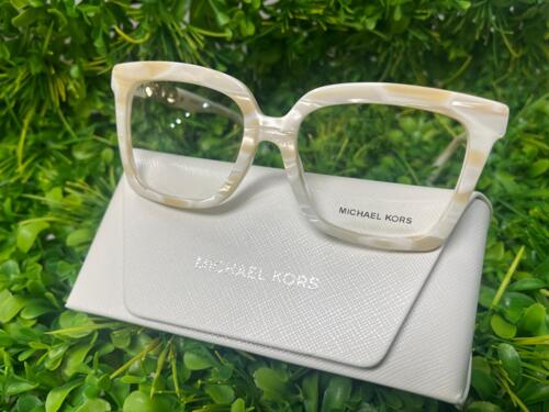                                                                                             • Realizamos exámenes visuales a niños.
• Variedad de marcas a escoger.
• Variedad de tratamientos para la protección de su salud visual.
• Exámenes visuales martes y viernes por cita previa.
• Al traer la receta le aplicamos 25 dólares de descuento.
• Venta de lentes de contacto
                                                                                    