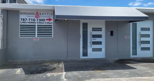 Camisas
• Camisetas y uniformes subliminados
• Bordados
• Estampados
• Transferencias y Serigrafía