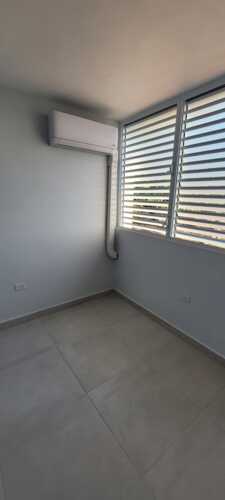 Instalación de Aire Acondicionado
• Instalación de consolas de aire acondicionado para espacios comerciales y residenciales.
• Configuración y optimización para máximo rendimiento y eficiencia energética.
Mantenimiento y Servicio Técnico
• Mantenimiento preventivo para prolongar la vida útil del equipo.
• Reparación y ajuste de sistemas de aire acondicionado.
• Diagnóstico y solución de fallas para un funcionamiento óptimo.