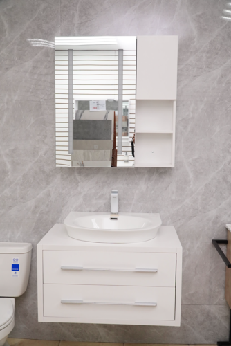 • Materiales de Construcción
• Ferretería en General
• Materiales de plomería y electricidad
• Ventas y alquiler de herramientas
• Baños y accesorios
• Lozas y Azulejos
• Venta de gabinetes de cocina a la medida
• Entrega de materiales