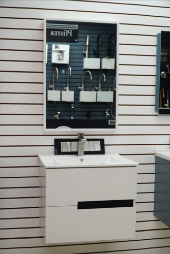 • Materiales de Construcción
• Ferretería en General
• Materiales de plomería y electricidad
• Ventas y alquiler de herramientas
• Baños y accesorios
• Lozas y Azulejos
• Venta de gabinetes de cocina a la medida
• Entrega de materiales