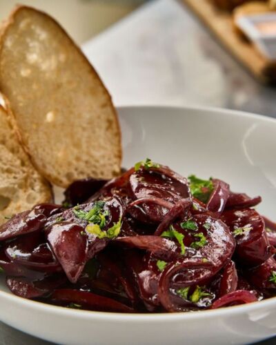                                                                                             -Carnes a la parrilla
-Mariscos frescos
-Comida criolla
-Aperitivos variados
-Postres
-Cava de vinos
-Cervezas artesanales
-Mojitos y cócteles

  ¡Y mucho más!
                                                                                    