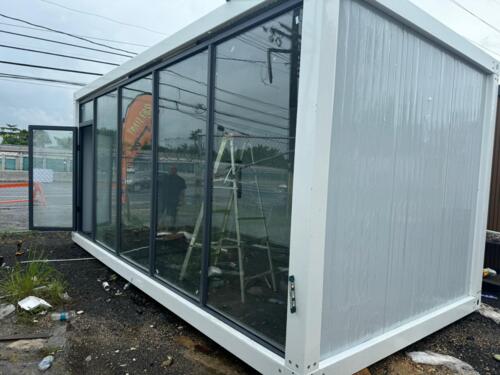                                                                                             • Food Truck y cocinas rodantes
• Tiny House y casas modulares
• Container aislados
• Trailers de almacenaje (storage), utilitarios y de plataforma
• Trailers para barbería, entre otros (Grooming Trailers)
• Trailers multiusos en variedad de tamaños
• Vagones, ventanas y puertas (varios modelos disponibles)
• Marca registrada THE ROCK, exclusiva de JL Trailers PR
                                                                                    