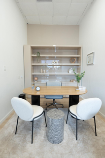 Todo tipo de servicios notariales:
• Affidavits
• Matrimonio ante notario
• Capitulaciones matrimoniales
• Divorcio ante notario
• Declaratoria de herederos
• Casos civiles
• Consultoria legal