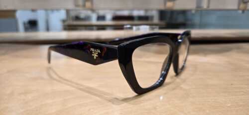                                                                                             •  Examen de la vista 
•  Lentes de Contacto
•  Espejuelos
•  Gafas de sol para receta
                                                                                    