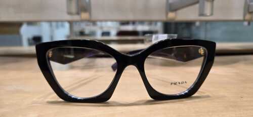                                                                                             •  Examen de la vista 
•  Lentes de Contacto
•  Espejuelos
•  Gafas de sol para receta
                                                                                    