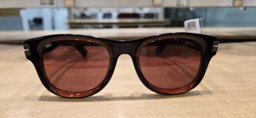                                                                                             •  Examen de la vista 
•  Lentes de Contacto
•  Espejuelos
•  Gafas de sol para receta
                                                                                    