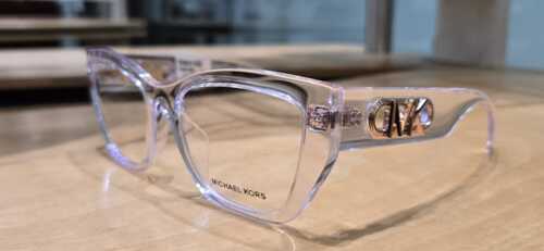                                                                                             •  Examen de la vista 
•  Lentes de Contacto
•  Espejuelos
•  Gafas de sol para receta
                                                                                    