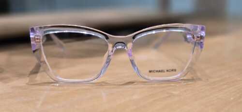                                                                                             •  Examen de la vista 
•  Lentes de Contacto
•  Espejuelos
•  Gafas de sol para receta
                                                                                    