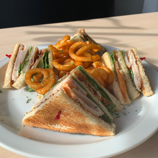                                                                                             • Desayuno 
• Almuerzo 
• Cena 
• Café y bebidas 
• Gelatos 
• Sorbete 
• Productos sin azúcar 
• Acai
                                                                                    