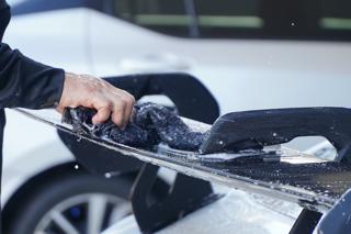 • Detailing
• Car Storage
• Lavado profesional
• Pulido y corrección de pintura
• Recubrimiento cerámico