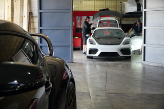 • Detailing
• Car Storage
• Lavado profesional
• Pulido y corrección de pintura
• Recubrimiento cerámico