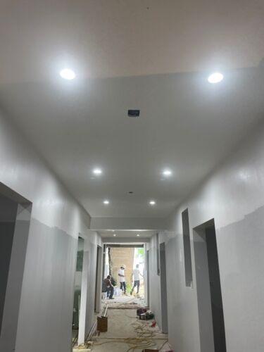                                                                                             • Soluciones eléctricas certificadas para hogares, comercios e industrias.
• Instalación y mantenimiento de sistemas eléctricos
• Mantenimiento de líneas de alto voltaje y postes eléctricos
• Instalación y mantenimiento de subestaciones
• Instalación y mantenimiento de alumbrado exterior
• Mantenimiento de generadores eléctricos
                                                                                    