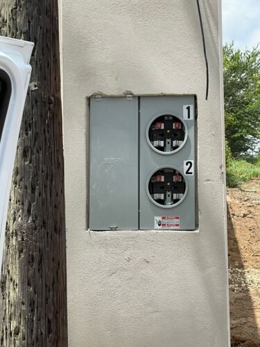                                                                                             • Soluciones eléctricas certificadas para hogares, comercios e industrias.
• Instalación y mantenimiento de sistemas eléctricos
• Mantenimiento de líneas de alto voltaje y postes eléctricos
• Instalación y mantenimiento de subestaciones
• Instalación y mantenimiento de alumbrado exterior
• Mantenimiento de generadores eléctricos
                                                                                    