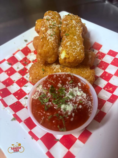                                                                                             • Pizzas artesanales
•  Pastas y platos italianos
•  Mariscos frescos
• Carnes a la parrilla
• Postres y bebidas
                                                                                    