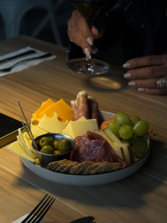                                                                                             •  brunch
•  desayuno
                                                                                    