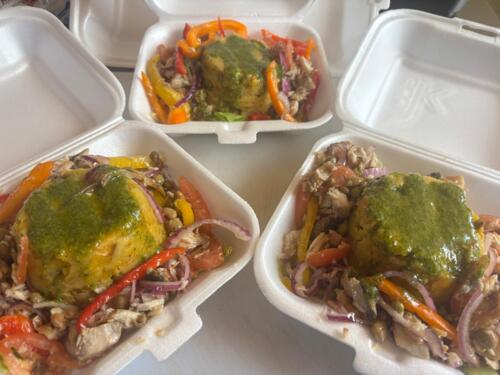                                                                                             Disfruta nuestros platos estrella, entre muchos otros:

• Mofongo con camarones
• Carne frita
• Pollo con papas fritas
• Tostones con camarones
• Refrescos
• Salsas caseras: chimichurri y mayoketchup

¡Visítanos!
                                                                                    