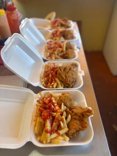                                                                                             Disfruta nuestros platos estrella, entre muchos otros:

• Mofongo con camarones
• Carne frita
• Pollo con papas fritas
• Tostones con camarones
• Refrescos
• Salsas caseras: chimichurri y mayoketchup

¡Visítanos!
                                                                                    