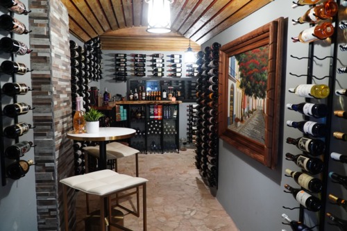 Encuentra todo lo que necesitas en un solo lugar.
Contamos con áreas de:
• Recetario
• Supermercado
• Efectos Escolares
• Joyería y perfumería
• Maquillajes y productos de belleza
• Cafetería
• Recarga celulares
• Accesorios
• Envoltura de regalos
• Lotería y fotocopias