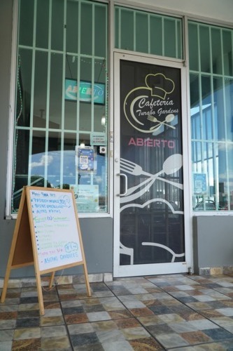 Encuentra todo lo que necesitas en un solo lugar.
Contamos con áreas de:
• Recetario
• Supermercado
• Efectos Escolares
• Joyería y perfumería
• Maquillajes y productos de belleza
• Cafetería
• Recarga celulares
• Accesorios
• Envoltura de regalos
• Lotería y fotocopias