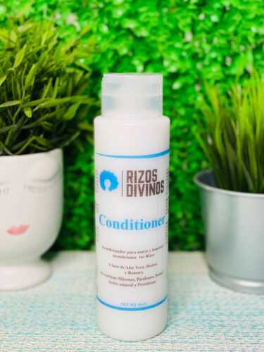                                                                                             • Corte especializado para cabello rizado
• Lavado y tratamiento hidratante profundo
• Detox capilar
• Tratamiento de proteínas y reconstrucción capilar
• Asesoría personalizada de rutina capilar
• Peinados protectores (twists, trenzas, estilos naturales)
• Línea de productos para cabello rizado
                                                                                    