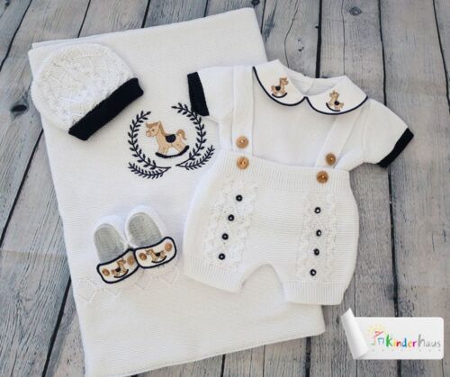                                                                                             Nuestros productos y colecciones:
• Ropa de bebé para salida del hospital
• Atuendos de bautismo
• Outfits para niñas y niños
• Pijamas
• Zapatos
• Accesorios y complementos especiales
• Primera comunión
• Sets en tejidos
• Colecciones de España
• Distintas colecciones para cada ocasión
                                                                                    