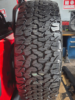                                                                                             Nos Especializamos en todo para tu Jeep, guagua y 4X4:
• Venta de Piezas
• Accesorios
• Aros
• Gomas
• Servicio
• Mantenimiento
• Mecánica Liviana
• Modificaciones y Más.
                                                                                    