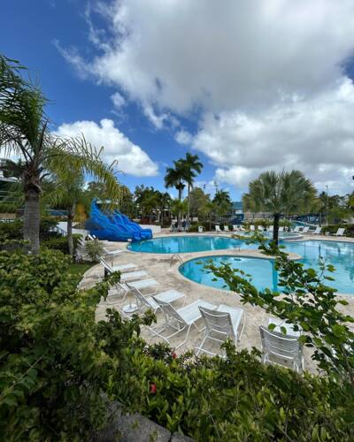 🏰 Inflables
🍿 Popcorn / algodon números iluminados / temáticas paredes y cilindros de distintas temáticas
🎈Decoración
🎥360 Photobooth
📸Fotógrafo
🦸🏻♂️ Personajes cabezudos
☁️ Espuma
🎧DJ