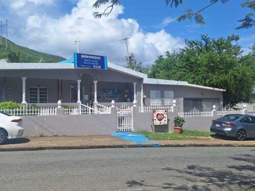 • Enfermería
• Médico generalista
• Médico psiquiatra
• Trabajo social
• Líder recreativo
• Cuidadora 24/7
• Servicios Coordinados:
• Terapia ocupacional
• Terapia física
• Laboratorio
• Farmacia
• Áreas Disponibles:
• Habitaciones privadas y semi-privadas
• Aire acondicionado
• Salón comedor
• Salón de actividades
• Televisión