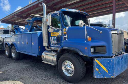 • Plataformas livianas y pesadas
• Arrastre de trailers de oficina
• Servicio día y noche a todo PR
• Grúas
• Grúas equipo pesado