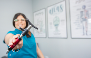 • Quiropráctica y naturópata
• Acupuntura
• Suplementación
• Terapias Láser
• Cupping
• Rehabilitación de la postura