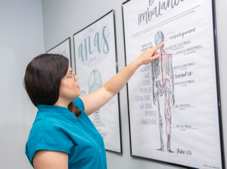 • Quiropráctica y naturópata
• Acupuntura
• Suplementación
• Terapias Láser
• Cupping
• Rehabilitación de la postura