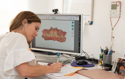                                                                                             • Invisalign
• Atendemos adultos y niños
• Braces metálicos y estéticos
• Mantenedores de espacio
• Ortodoncia Correctiva e Interceptiva
• Blanqueado
                                                                                    