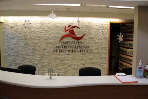                                                                                             • Terapia física y rehabilitación para adultos
• Manejo del dolor agudo y crónico
• Rehabilitación funcional y neuromuscular
• Terapia láser para el manejo del dolor
• Masajes terapéuticos
• Ejercicios terapéuticos personalizados
• Rehabilitación postquirúrgica
• Rehabilitación por lesiones deportivas
• Tratamiento para dolores musculares y articulares
• Inyecciones y filtraciones locales (articulaciones y músculos)
• Orientación médica
                                                                                    